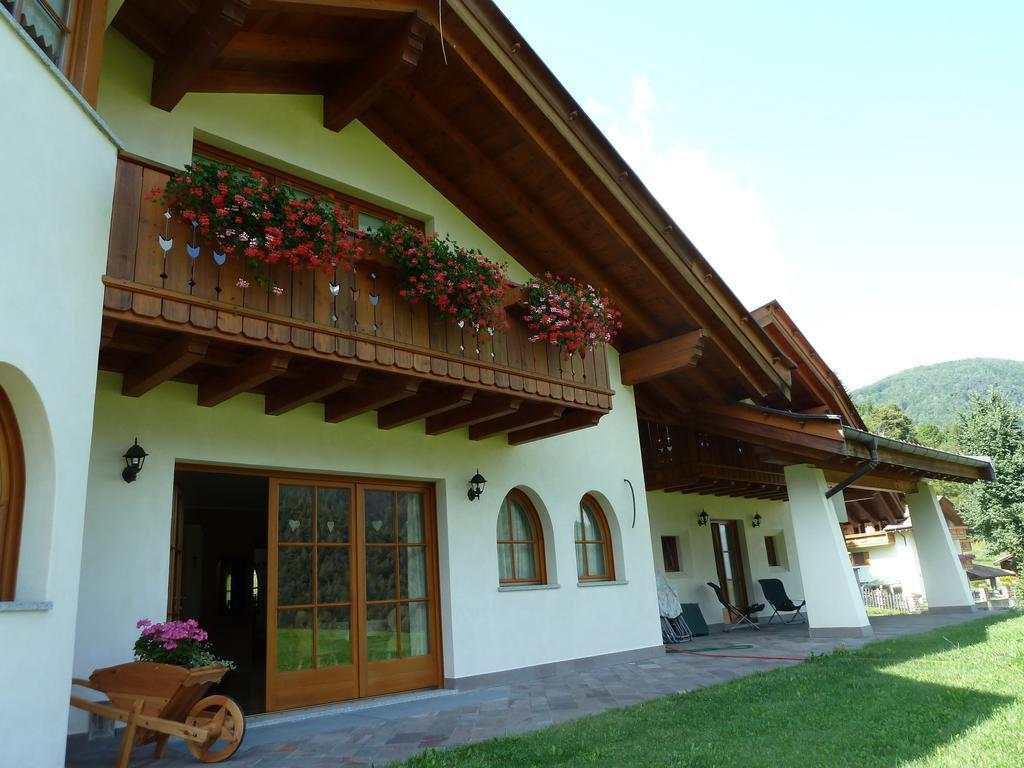 Agritur Cornasest Bed & Breakfast Breguzzo Exterior photo